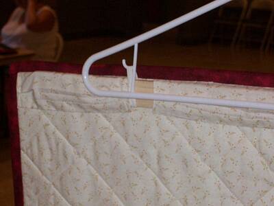 Sally Sonnichsen, Hanger hanger